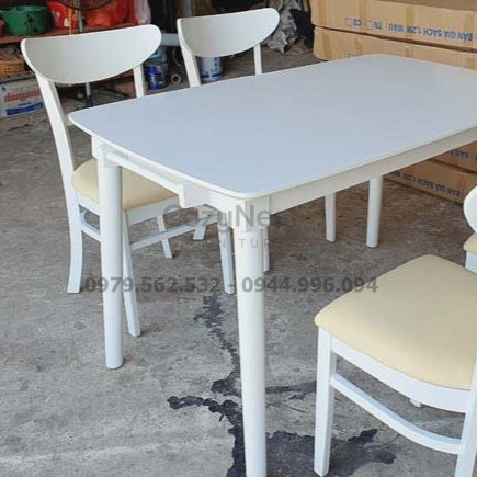 Bộ bàn ăn 4 ghế gỗ sơn trắng đệm kem nhỏ gọn sang trọng cho căn hộ hiện đại
