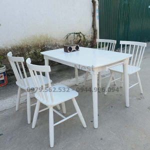 Bộ bàn ăn 4 ghế song tiện mặt gỗ màu trắng – Mã BBA09