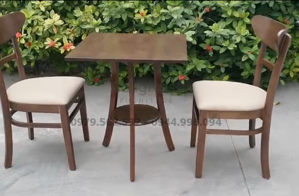 Bộ bàn ghế cafe Pada màu nâu gỗ tự nhiên