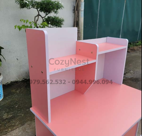 Bàn học trẻ em kèm ghế gỗ MDF chống trầy màu hồng