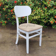 Ghế Butter nệm màu trắng thanh lịch