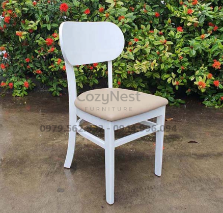 Cận cảnh nệm trắng của ghế Butter