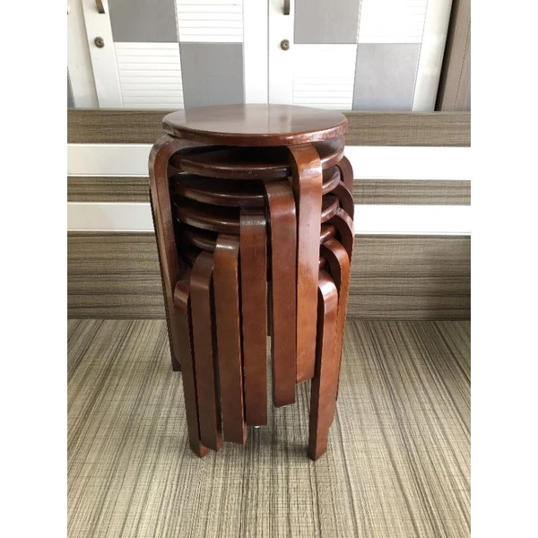 Ghế đôn cong bằng gỗ cao su tự nhiên bền đẹp