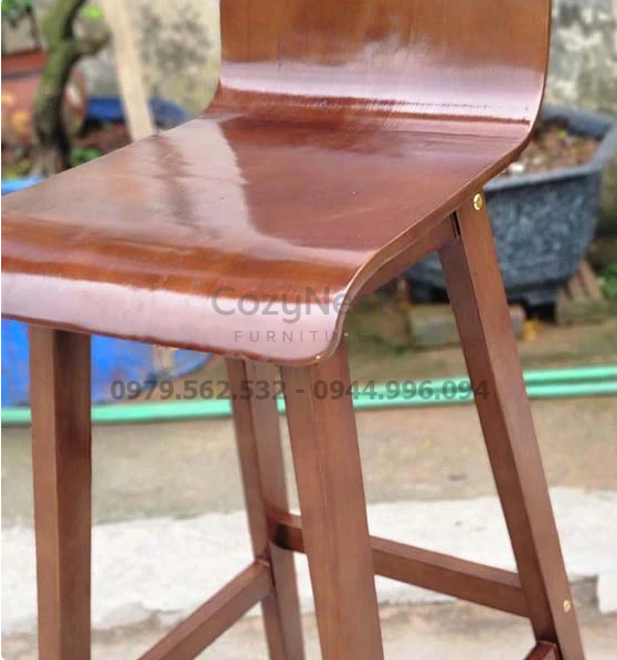 ghe-quay-bar-go-cozynest-6 Ghế bar gỗ màu nâu óc chó