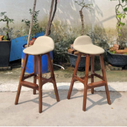 Ghế quầy bar gỗ tự nhiên mặt nệm